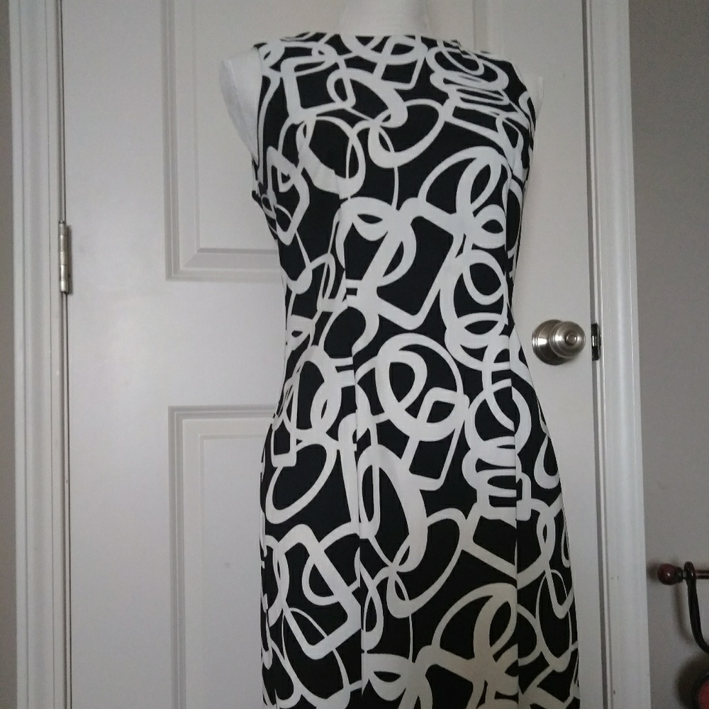 AB Studio Black & White Fitted Bodycon dress